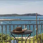 In Villa Pylos